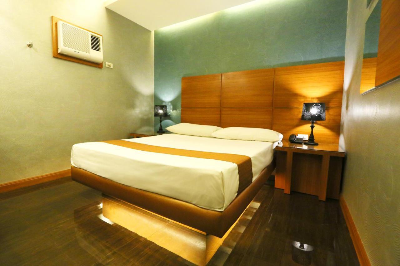 Hotel Ava Cuneta Pasay Exterior photo