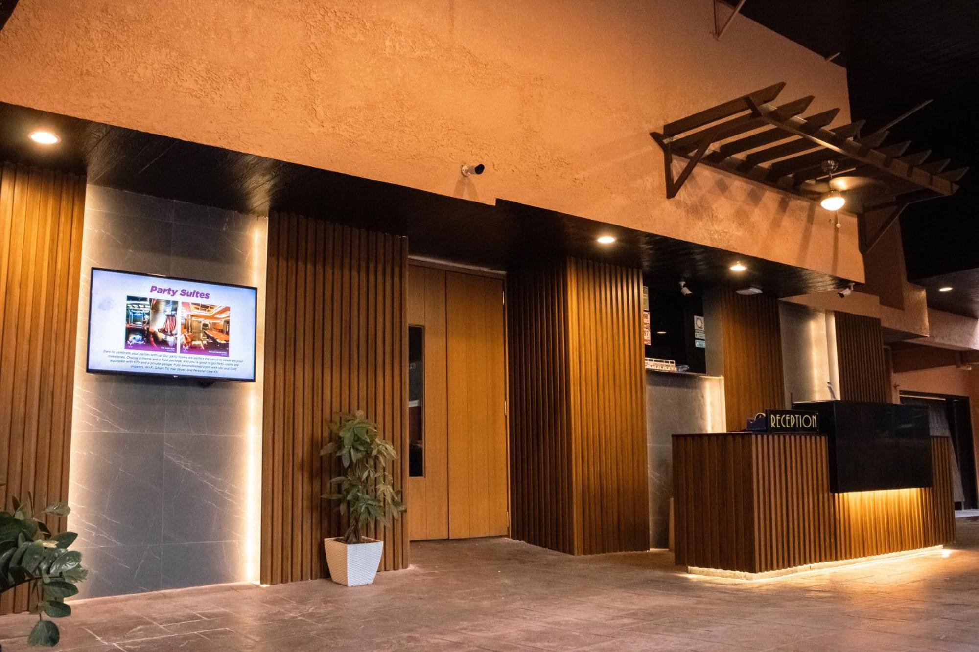 Hotel Ava Cuneta Pasay Exterior photo